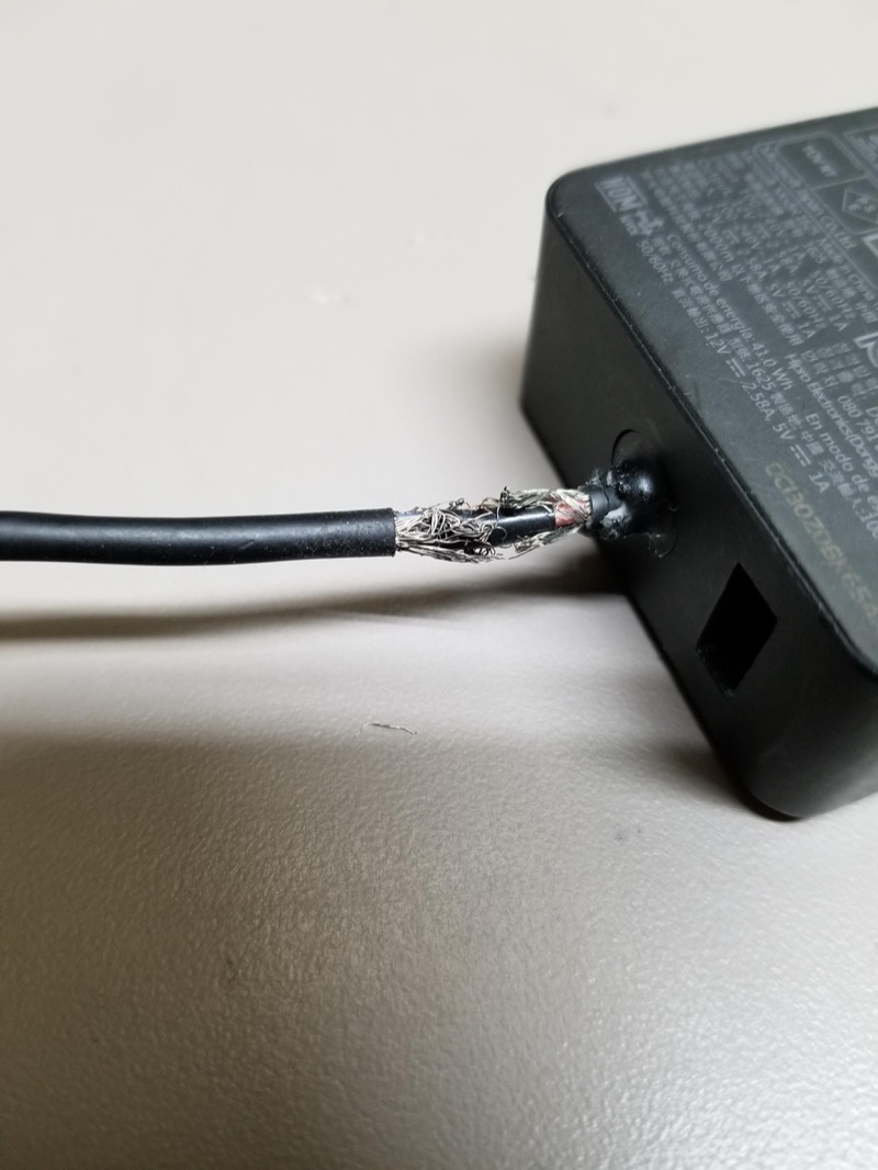 Teste de carregador de notebook - identificação de falhas