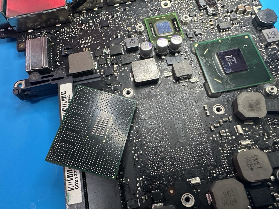 Reparo profissional de placa-mãe
